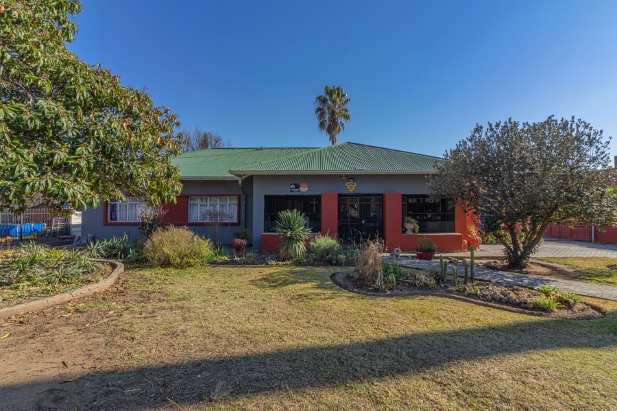4 Bedroom Property for Sale in Suidrand Free State